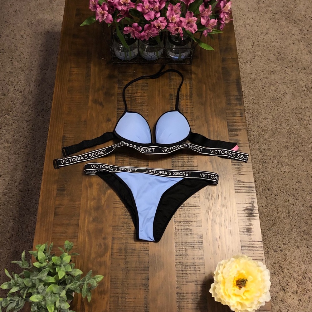 Victoria’s Secret bikini 👙